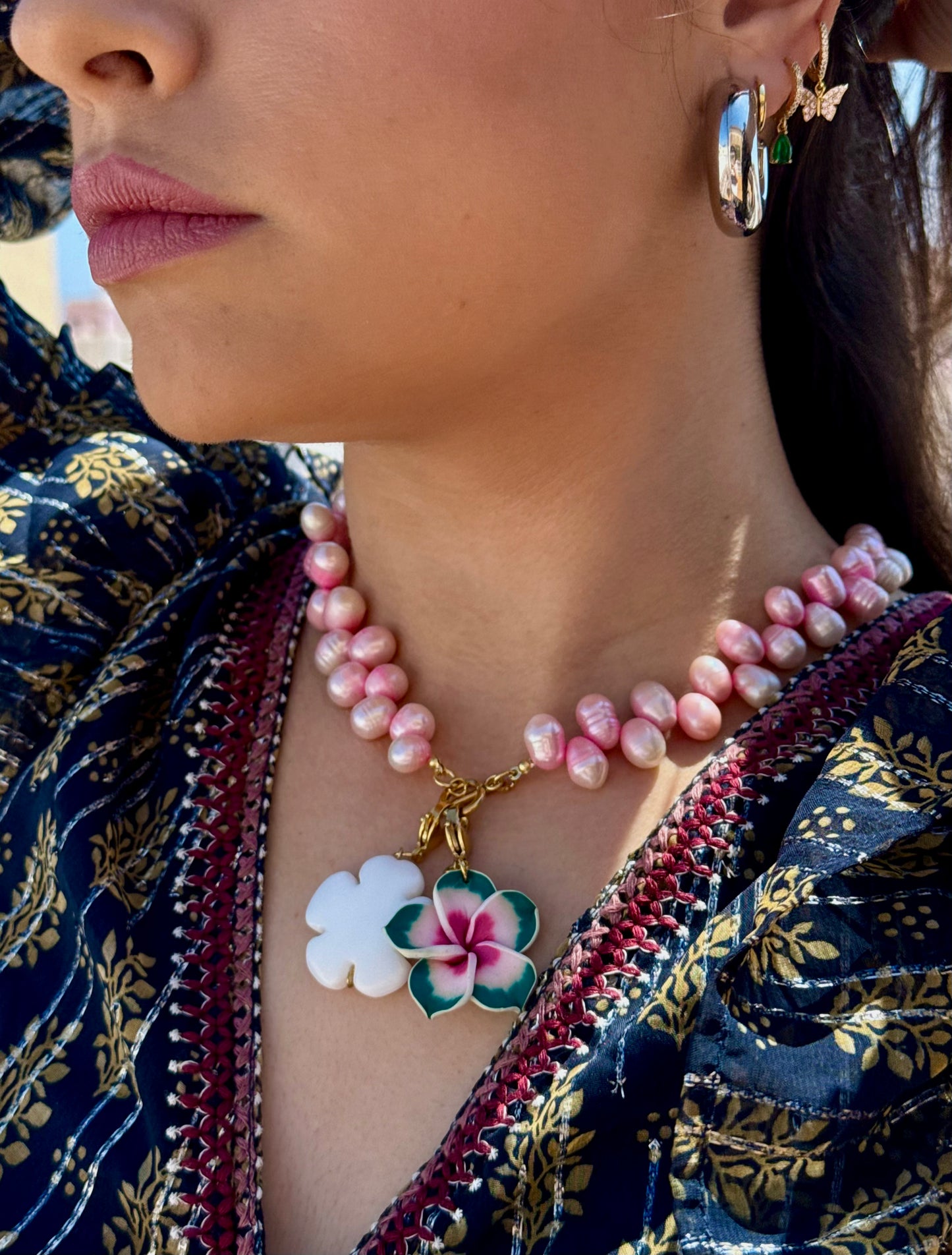Collar serenata rosa