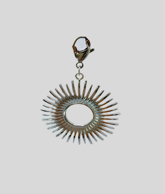 Charm sol plateado