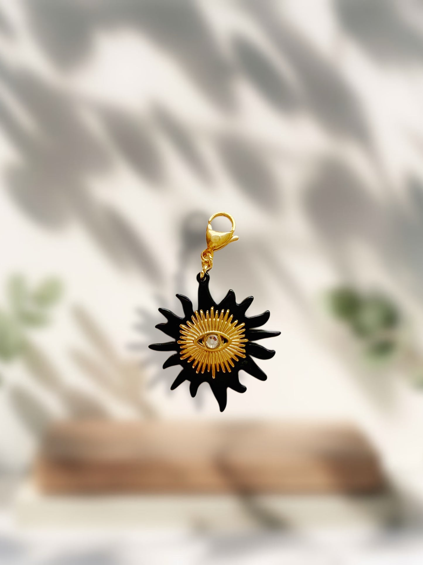 Charm sol black