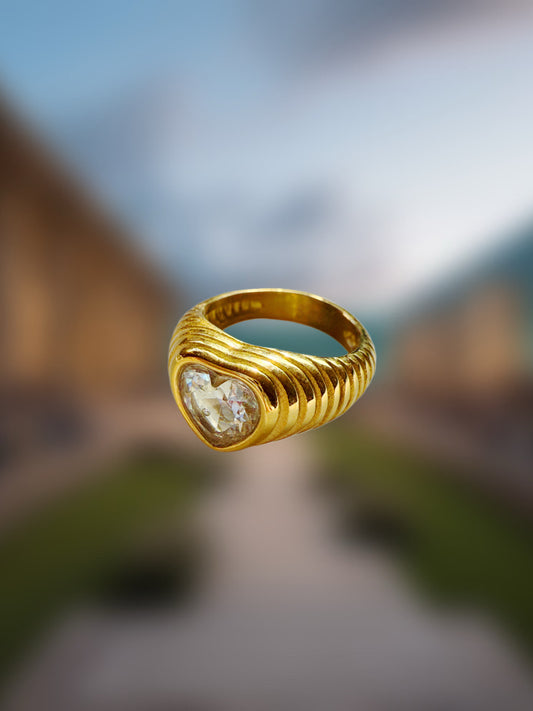 Anillo Amor dorado