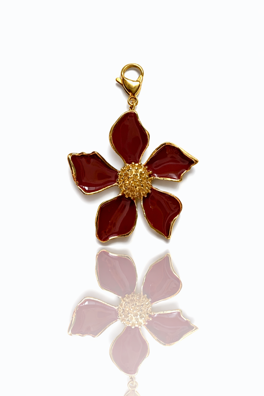 Charm flor marrón