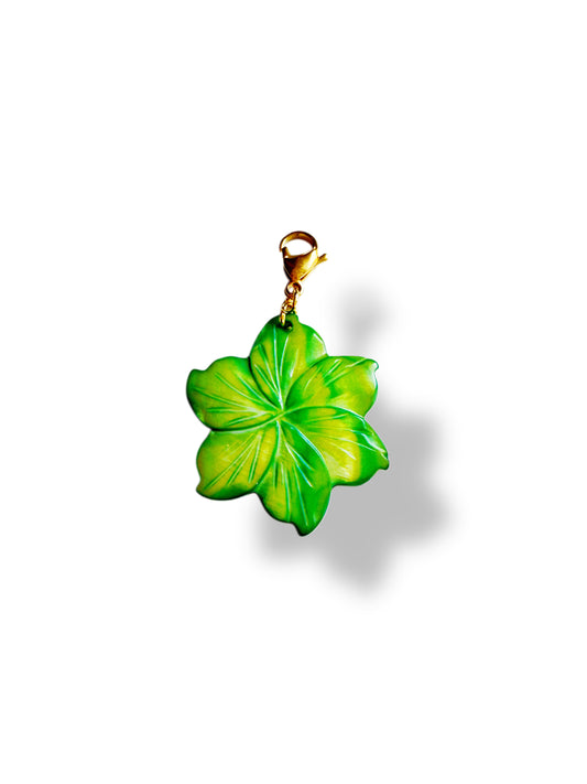 Charm Flor nácar verde